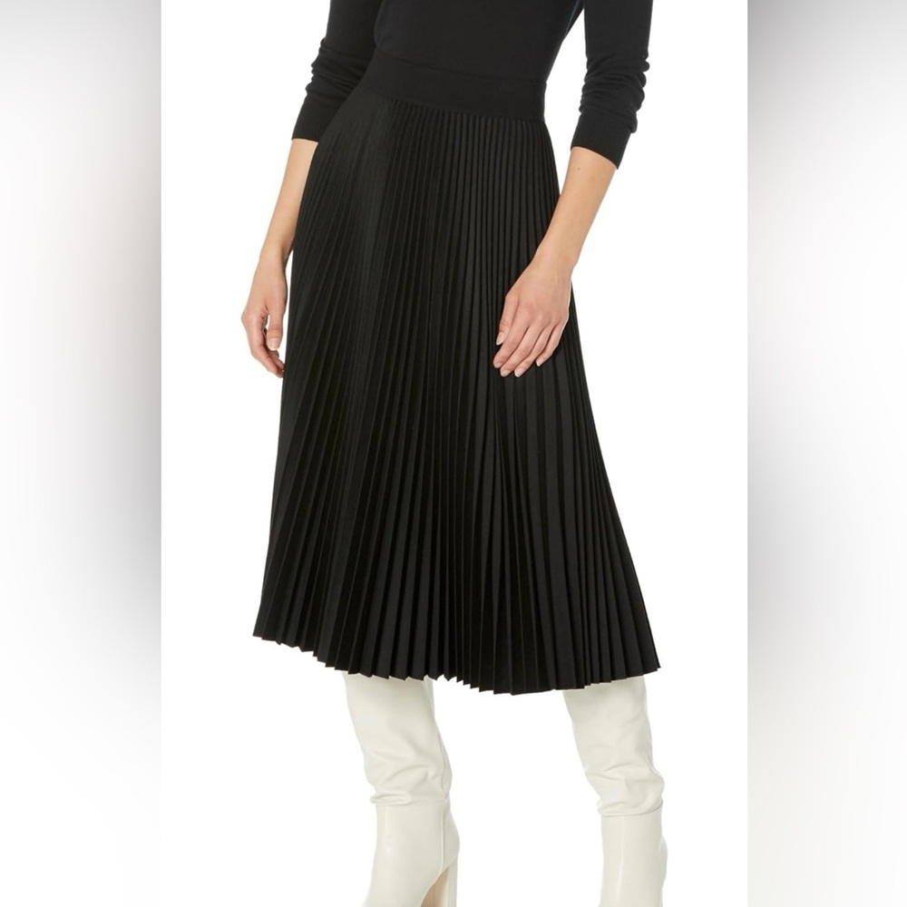 Theory Black Knee-Length Pleated Skirt